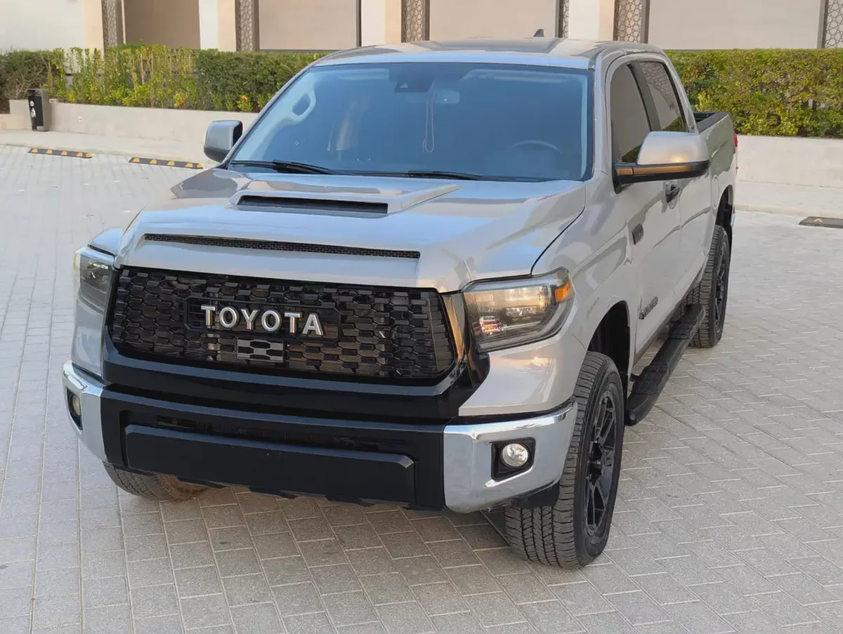 2019 Toyota Tundra Crewmax SR5 - GCC Specs interior and Exterior Excellent Condition-1-1