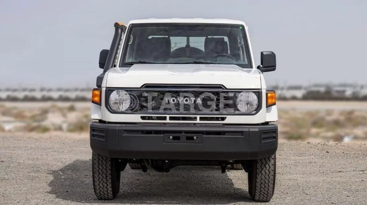 Toyota Land Cruiser Pick Up LC79 DC 4.5L V8 DIESEL-1-0