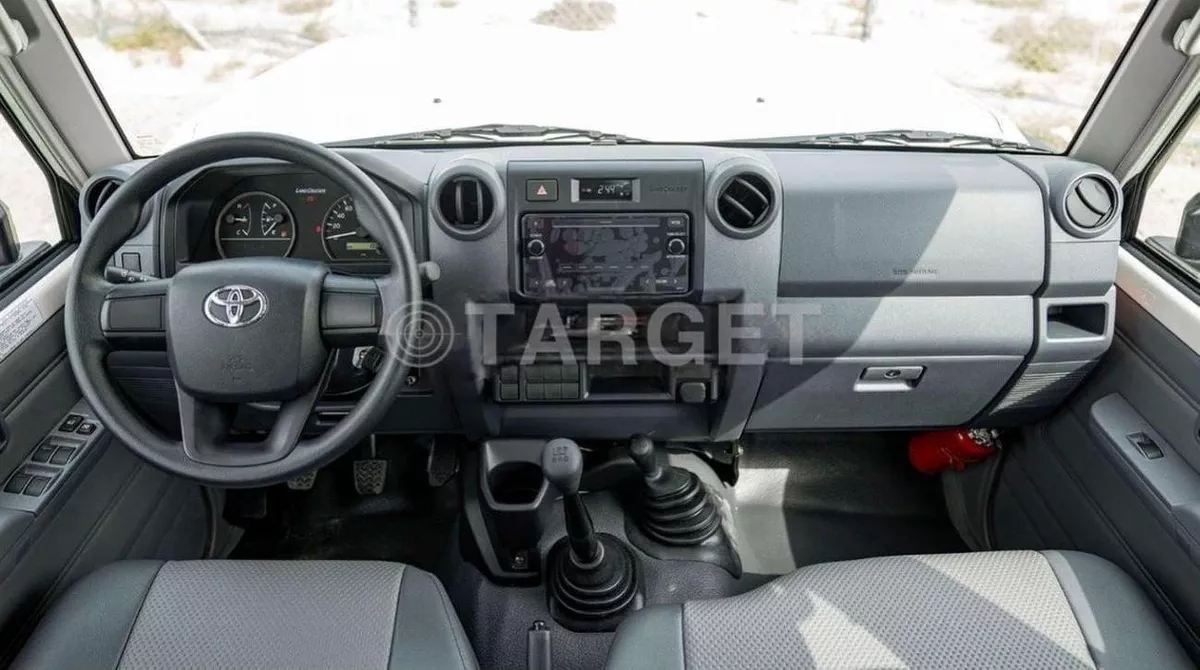 Toyota Land Cruiser Pick Up LC79 DC 4.5L V8 DIESEL-5-0