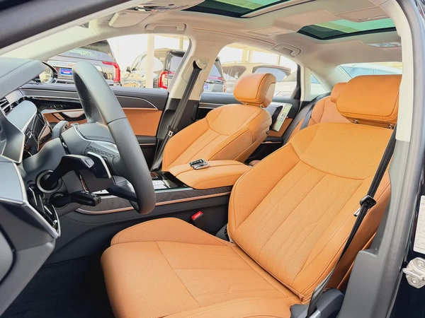 اودي A8L اسود / زعفراني خليجي Audi A8 55 TFSI Quattro 2026 - GCC Specs - Brand New!