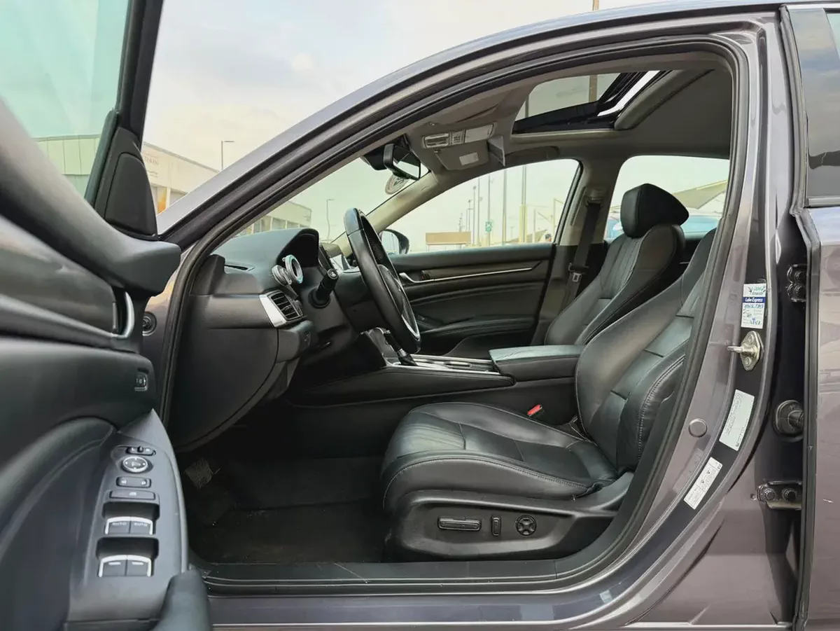 Honda Accord, 2018  GCC specs, full option, in excellent condition,-7-7