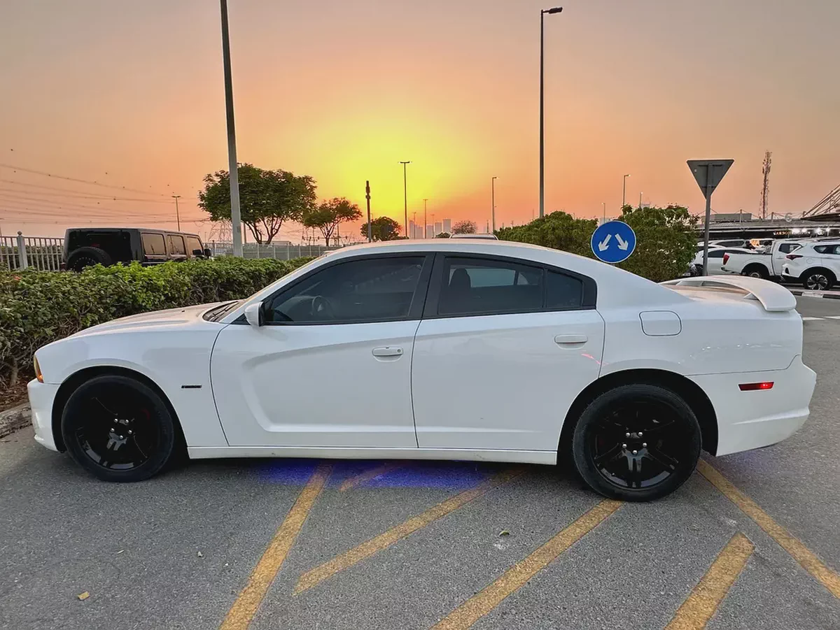 Well Maintained 2013 Dodge Charger R/T | GCC Specs | V8 Power-5-5