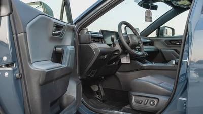 2026 Toyota Rav4 XSE 2.5L AT Hybrid (Blue-Black)-8