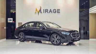MERCEDES BENZ - E CLASS - E 200 - 2026 MODEL - BLACK COLOR - 0 KM - KOREAN SPECS-0