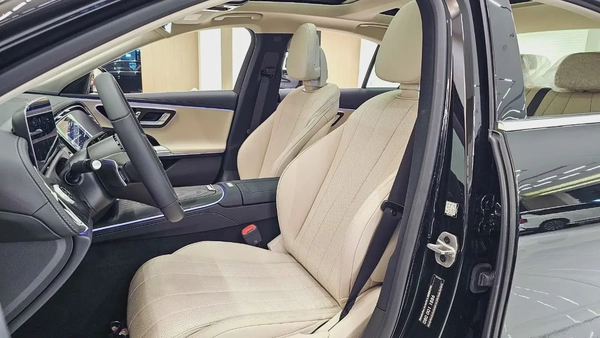 MERCEDES BENZ - E CLASS - E 200 - 2026 MODEL - BLACK COLOR - 0 KM - KOREAN SPECS