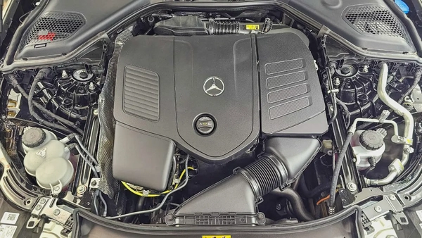 MERCEDES BENZ - E CLASS - E 200 - 2026 MODEL - BLACK COLOR - 0 KM - KOREAN SPECS