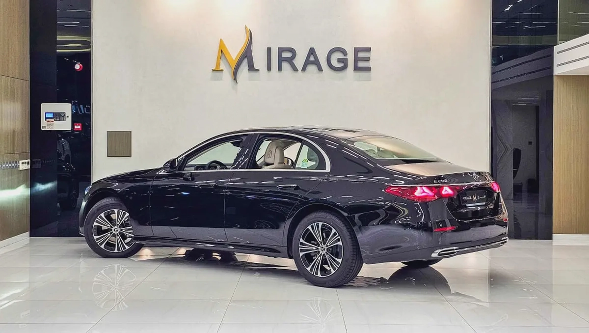 MERCEDES BENZ - E CLASS - E 200 - 2026 MODEL - BLACK COLOR - 0 KM - KOREAN SPECS-15-15