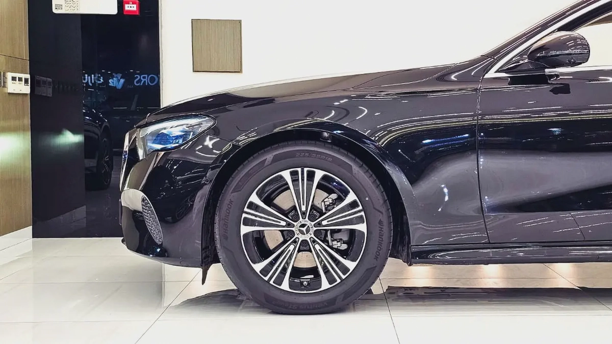 MERCEDES BENZ - E CLASS - E 200 - 2026 MODEL - BLACK COLOR - 0 KM - KOREAN SPECS-17-17
