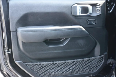 RUBICON 4XE ( PHEV ) 2023 | BLACK LIKE-14