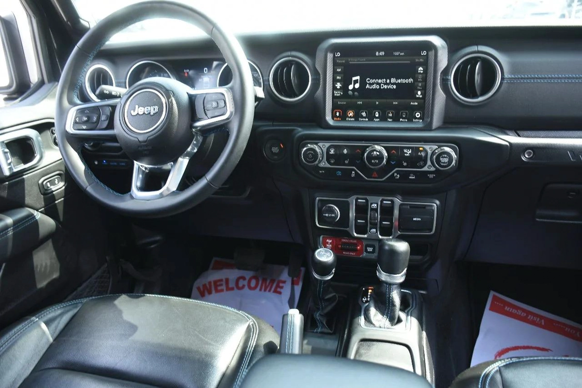 RUBICON 4XE ( PHEV ) 2023 | BLACK LIKE-2-2