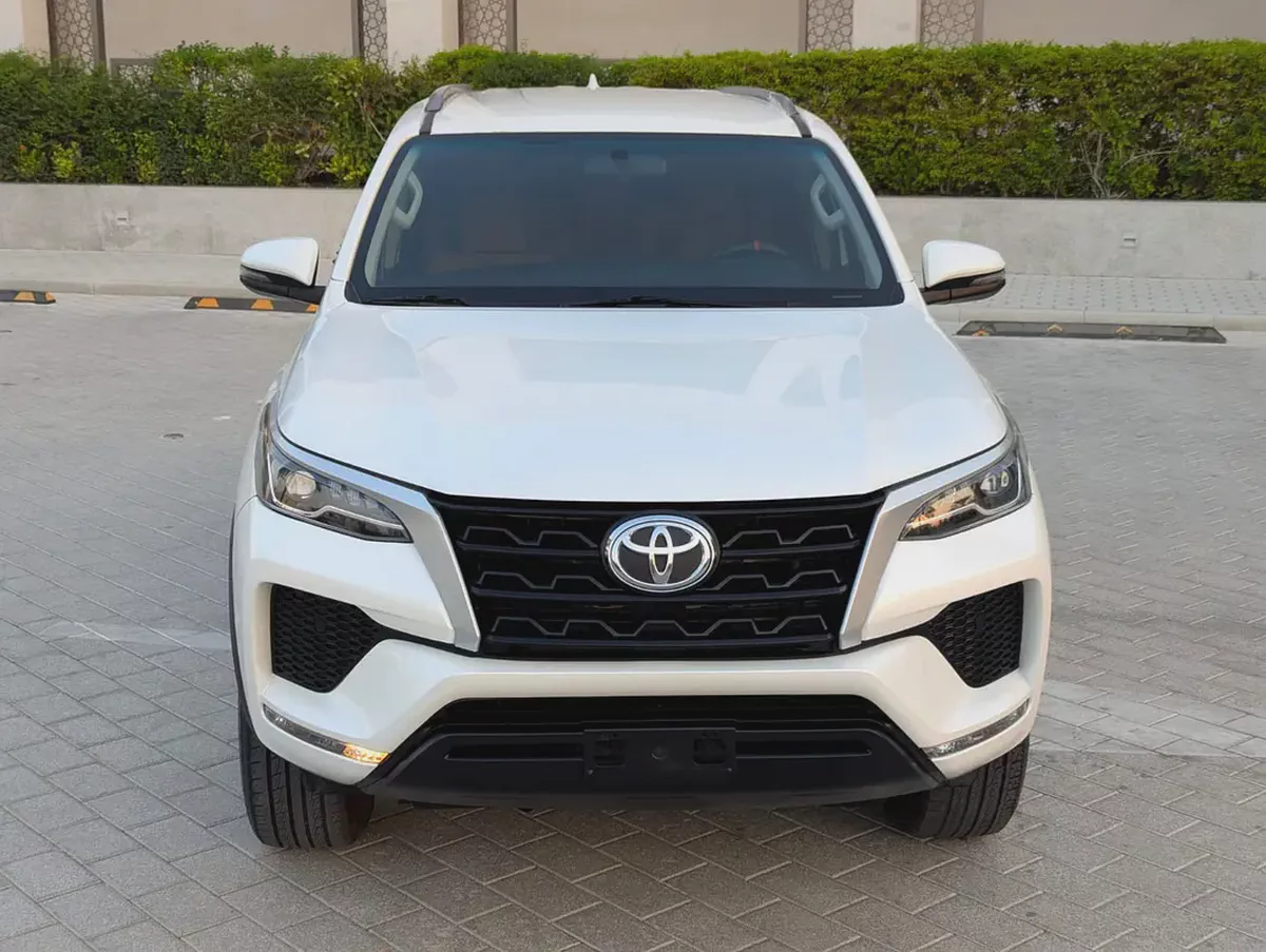 Toyota Fortuner 2022 EXR GCC Specs V4 2.7L Interior and Exterior Excellent Condition-2-2
