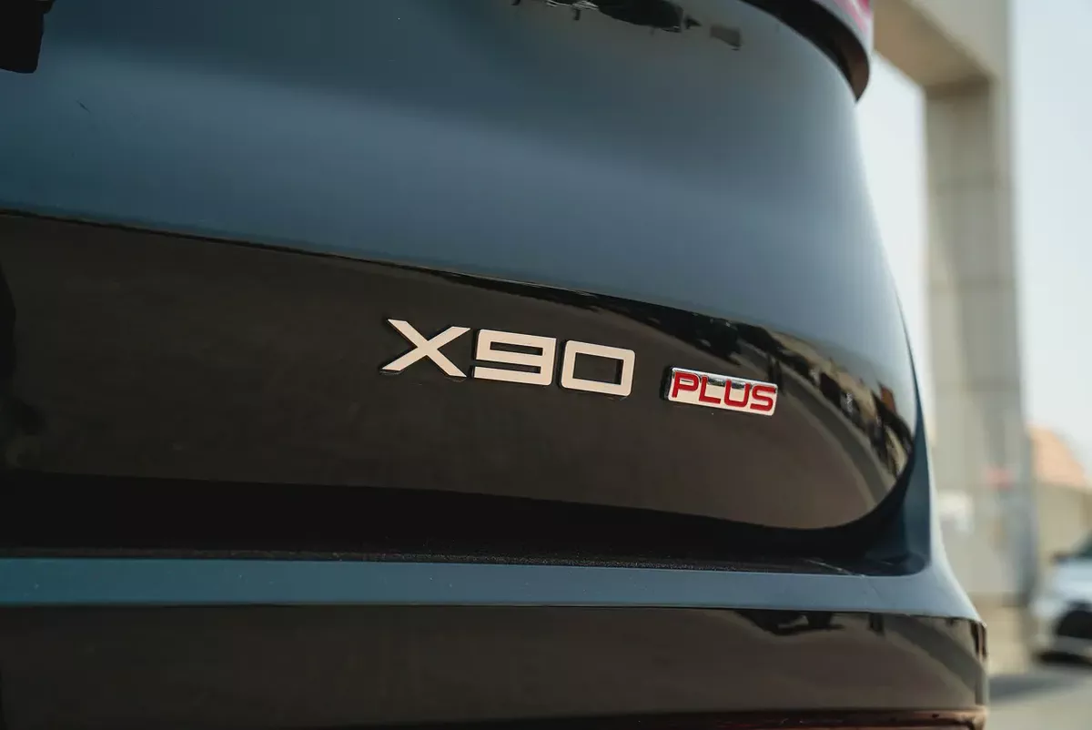 Jetour X90 Plus Luxury 2024 GCC 2.0L Turbo Low Mileage-3-3