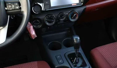 Toyota Hilux SGLX Toyota Hilux AT 2.4L Mid AT DIESEL-8