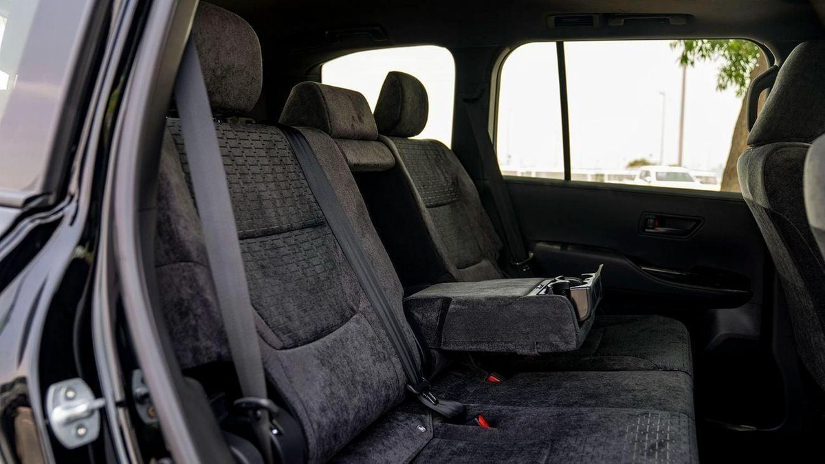 Toyota Land Cruiser GXR LC GXR 3.3D\(LHD) TOYOTA LAND CRUISER LC300 GXR 3.3D AT MY2025 – BLACK-19-0