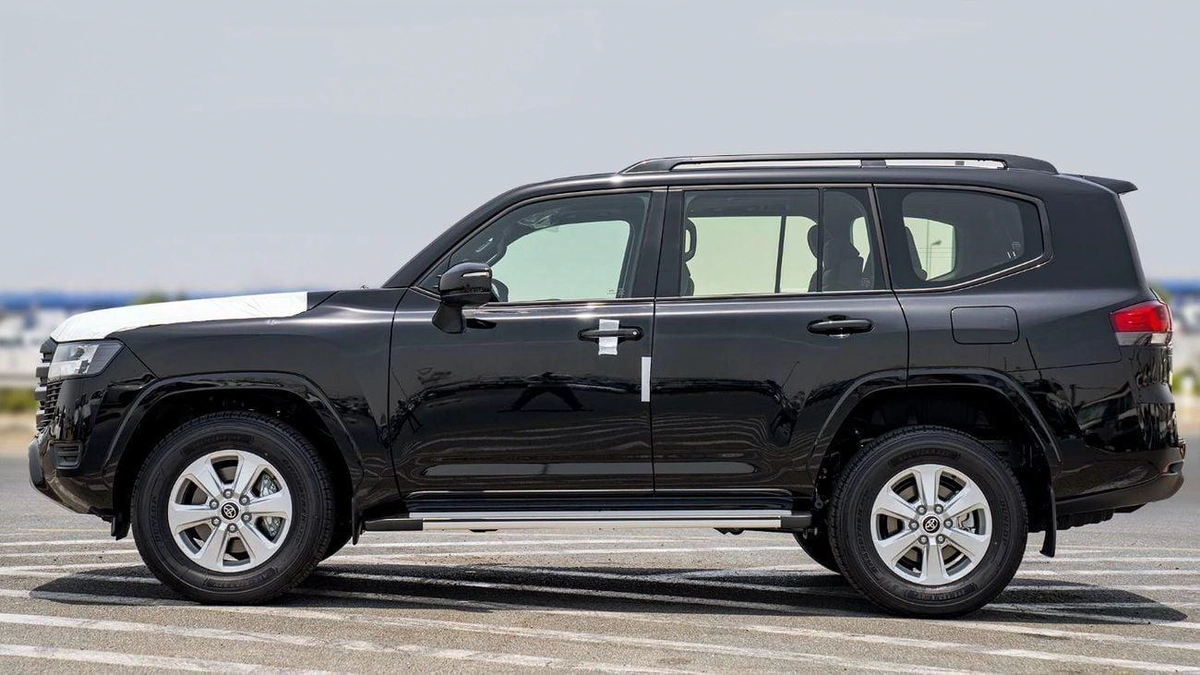 Toyota Land Cruiser GXR LC GXR 3.3D\(LHD) TOYOTA LAND CRUISER LC300 GXR 3.3D AT MY2025 – BLACK-3-0
