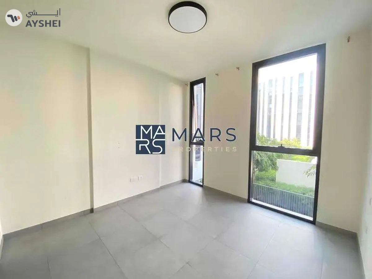 The Vibrant Studio Apartment | Spacious | East Village Aljada