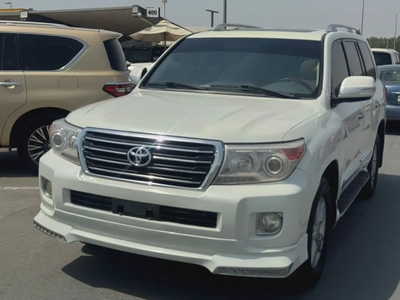 Toyita landcruiser 2013 fullopshin v8 white color GCC-2