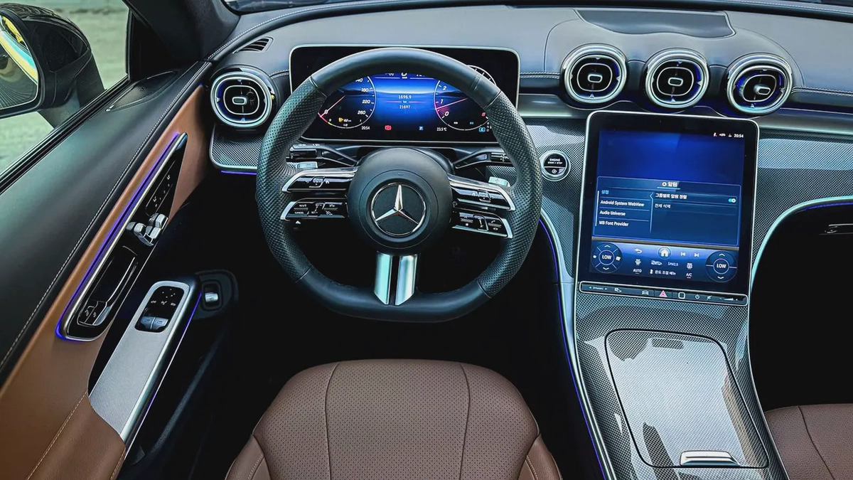2024 | Coupe Mercedes Benz CLE200 AMG Package | Low Mileage | Warranty-12-12