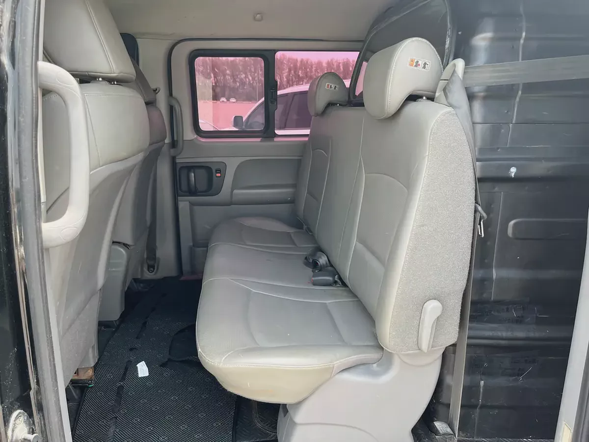 Hyundai H1 GLS 2017 Korean Specs-8-8