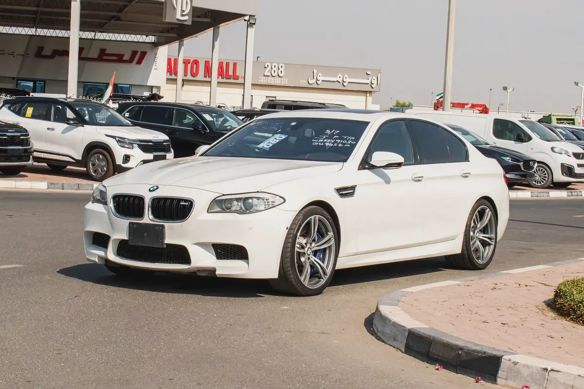 2012 - BMW M5 - IMMACULATE CONDITION - ONLY 82,000 KM DONE-2-2