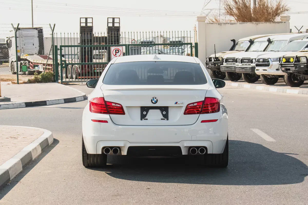 2012 - BMW M5 - IMMACULATE CONDITION - ONLY 82,000 KM DONE-6-6