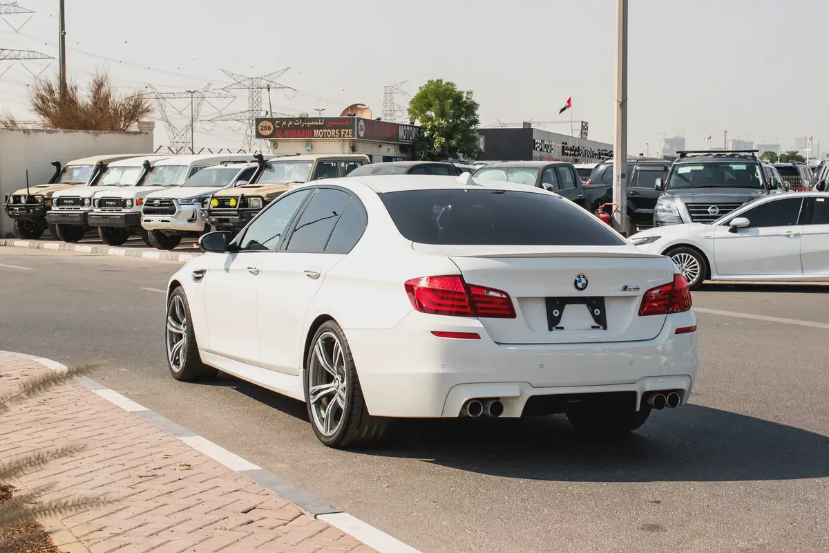 2012 - BMW M5 - IMMACULATE CONDITION - ONLY 82,000 KM DONE-7-7