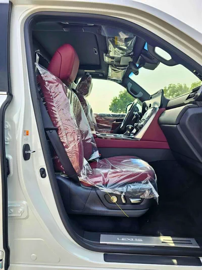 Lexus LX 500  LX500D /3.3L V6 DIESEL/ RADAR/LEATHER WITH POWER SEATS/HEADS UP DISPLAY/FULL OPTION (CODE#LX5-10