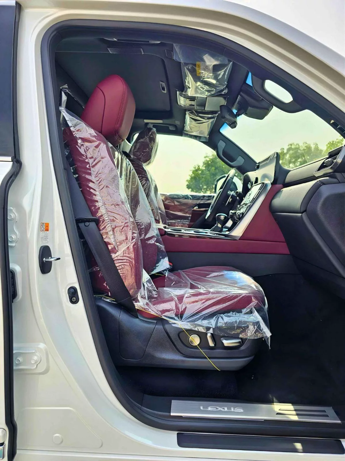 Lexus LX 500  LX500D /3.3L V6 DIESEL/ RADAR/LEATHER WITH POWER SEATS/HEADS UP DISPLAY/FULL OPTION (CODE#LX5-10-0