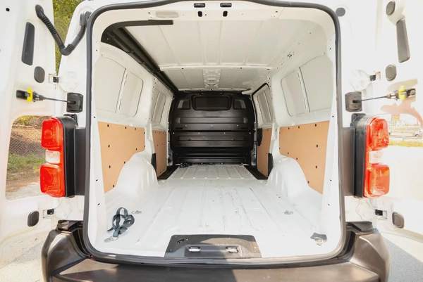 Peugeot Expert | Delivery Van | Diesel | GCC Specs | Ref#P02975