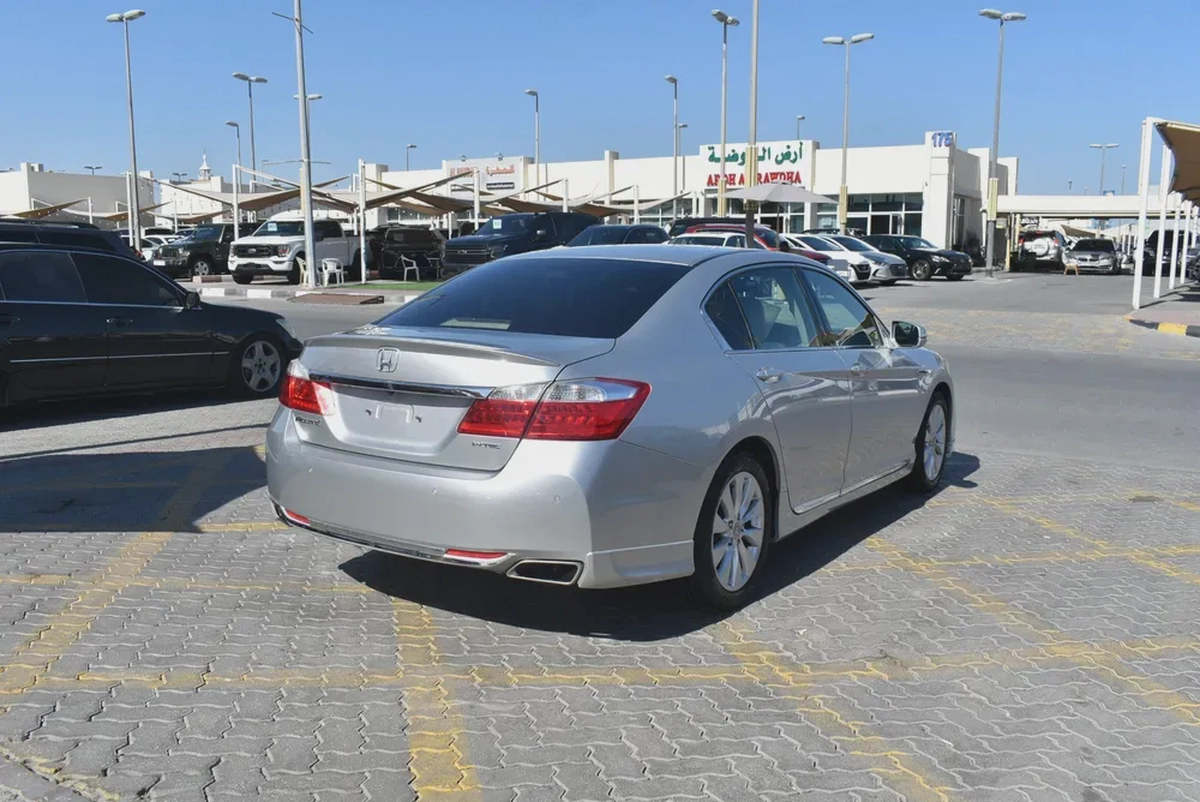 Used Honda Accord 2.4L LX + Sunroof + Aluminum Wheels 2015-6-6