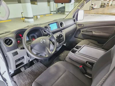 Nissan Urvan NV350 3 Seater 2022 GCC Specs - Manual - Excellent Condition-9