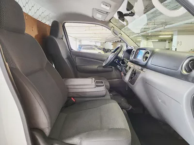 Nissan Urvan NV350 3 Seater 2022 GCC Specs - Manual - Excellent Condition-10