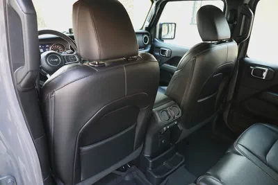 JEEP WRANGLER SAHARA UNLIMITED PLUS - GCC SPECS - UNDER WARRANTY / SERVICE CONTRACT - ACCIDENT FREE-14