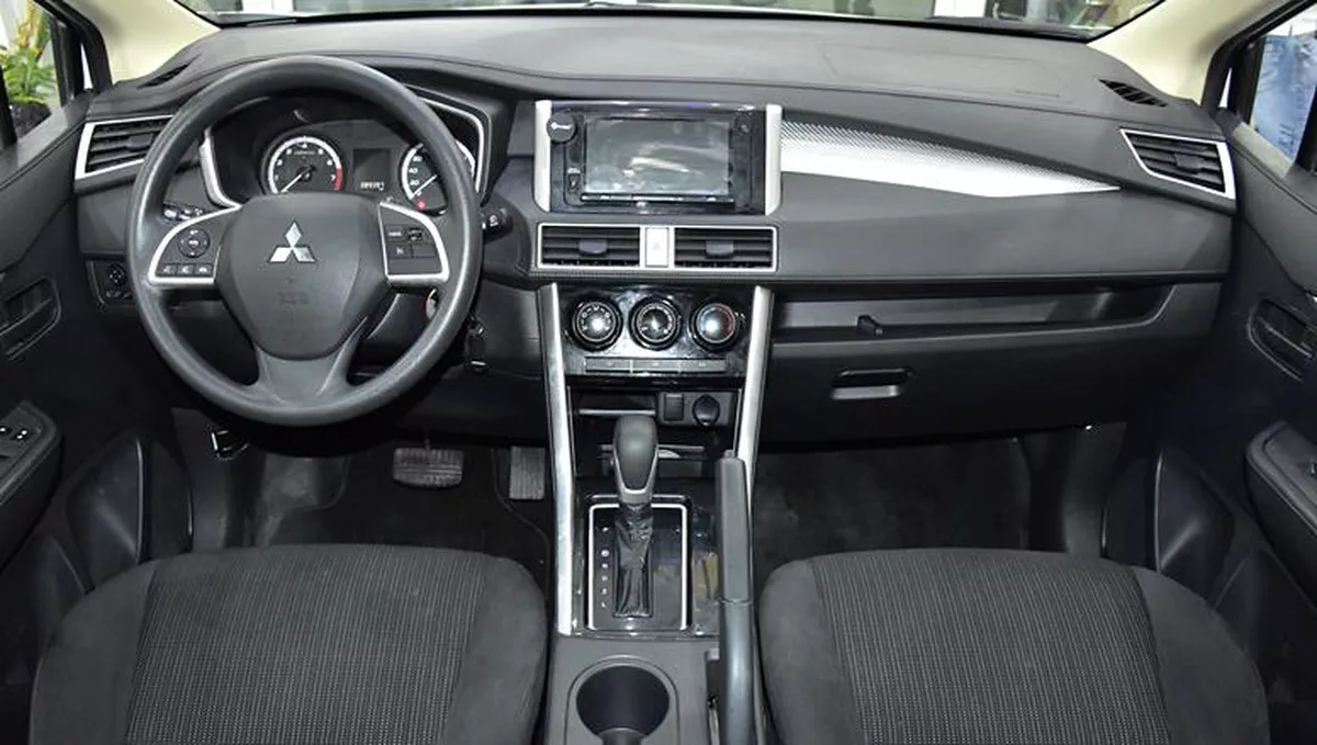 Mitsubishi Xpander ( 2022 Model ) in Whi...-11-11