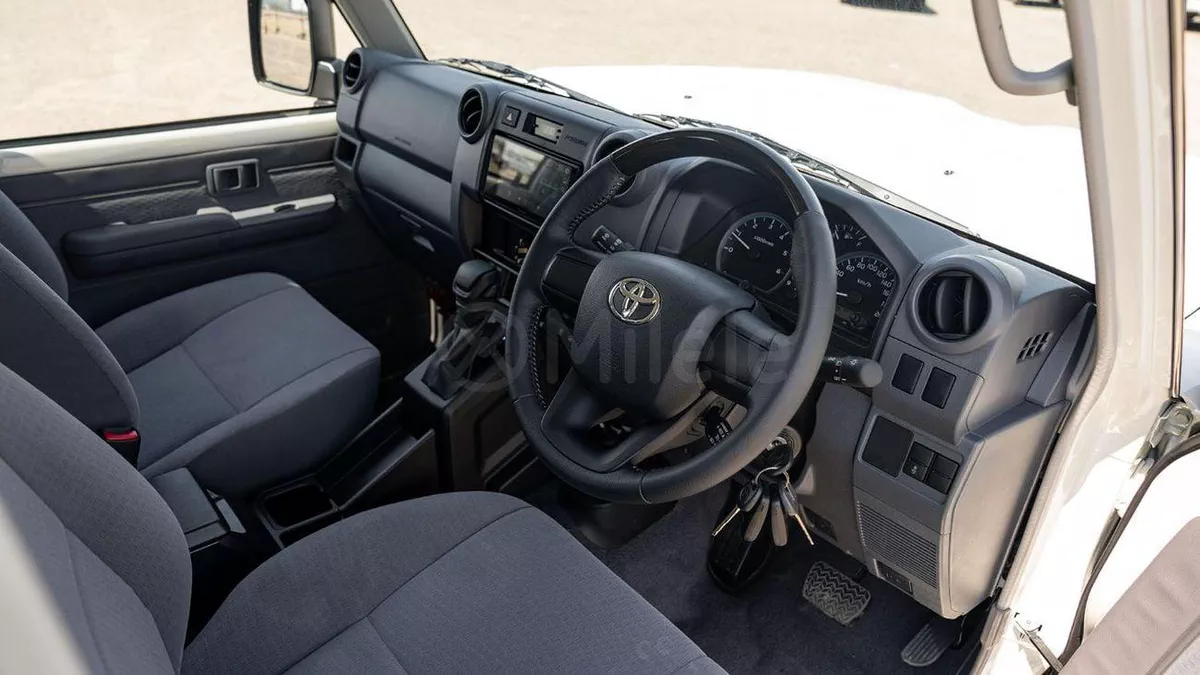 Toyota Land Cruiser 70 LAND CRUISER LC76-13-0