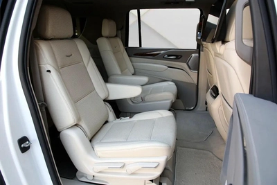 CADILLAC ESCALADE - ESV 4WD - PREMIUM LUXURY - 2023 - FULLY LOADED - AMZING CONDITION-1