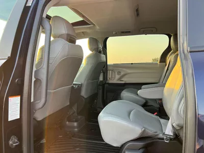 Toyota Sienna  2024 Toyota Sienna XLE Hybrid Full Option 2.5L V4 - 7 Seater Doors Full Auto With Radar - Rear Camer-11