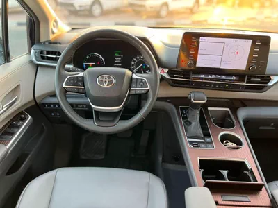 Toyota Sienna  2024 Toyota Sienna XLE Hybrid Full Option 2.5L V4 - 7 Seater Doors Full Auto With Radar - Rear Camer-15
