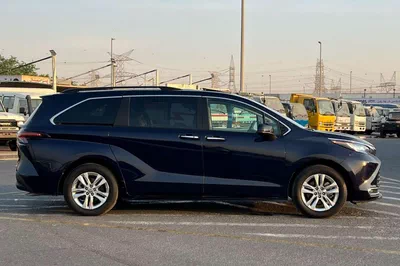 Toyota Sienna  2024 Toyota Sienna XLE Hybrid Full Option 2.5L V4 - 7 Seater Doors Full Auto With Radar - Rear Camer-17