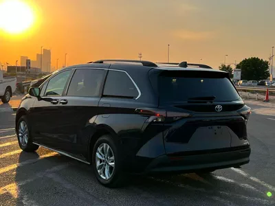 Toyota Sienna  2024 Toyota Sienna XLE Hybrid Full Option 2.5L V4 - 7 Seater Doors Full Auto With Radar - Rear Camer-3