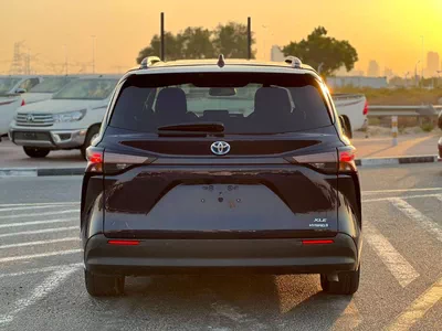Toyota Sienna  2024 Toyota Sienna XLE Hybrid Full Option 2.5L V4 - 7 Seater Doors Full Auto With Radar - Rear Camer-4