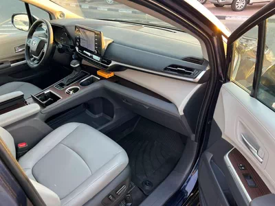 Toyota Sienna  2024 Toyota Sienna XLE Hybrid Full Option 2.5L V4 - 7 Seater Doors Full Auto With Radar - Rear Camer-6
