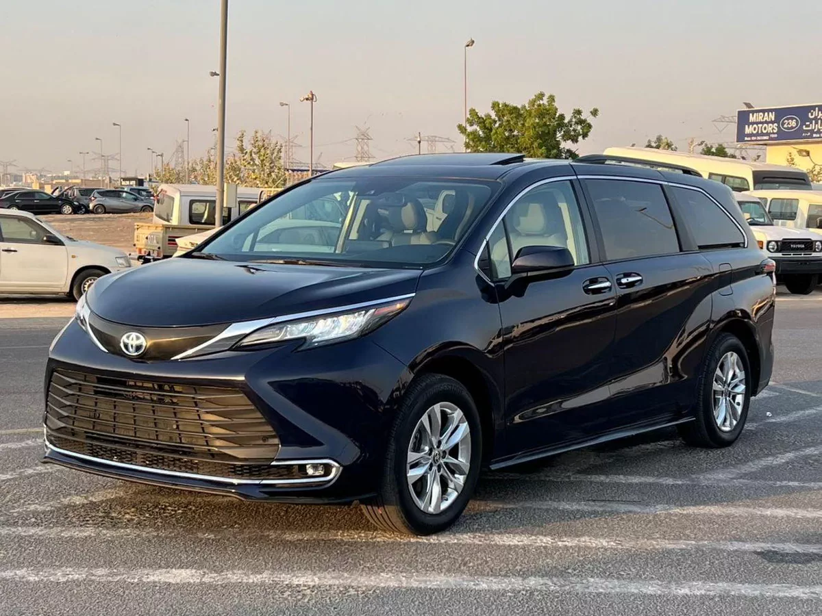 Toyota Sienna  2024 Toyota Sienna XLE Hybrid Full Option 2.5L V4 - 7 Seater Doors Full Auto With Radar - Rear Camer-2-0