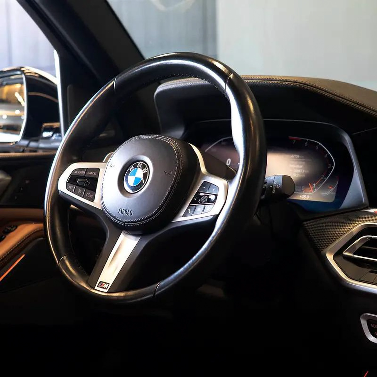 AED 4,215 p.m • 0% Downpayment • X5 xDrive40i M-Sport • Agency Warranty and Service Package-14-14