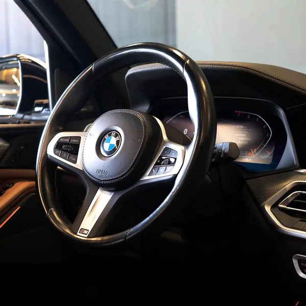 AED 4,215 p.m • 0% Downpayment • X5 xDrive40i M-Sport • Agency Warranty and Service Package
