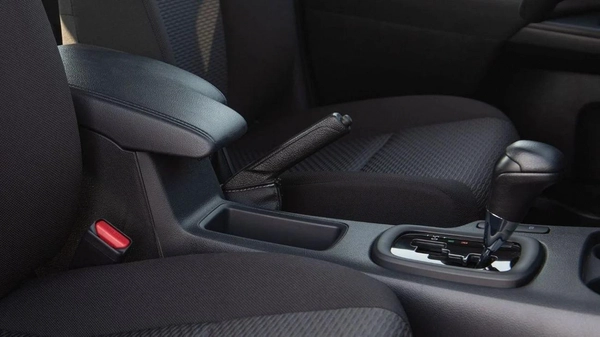 Toyota Hilux 2.4L AT DIESEL