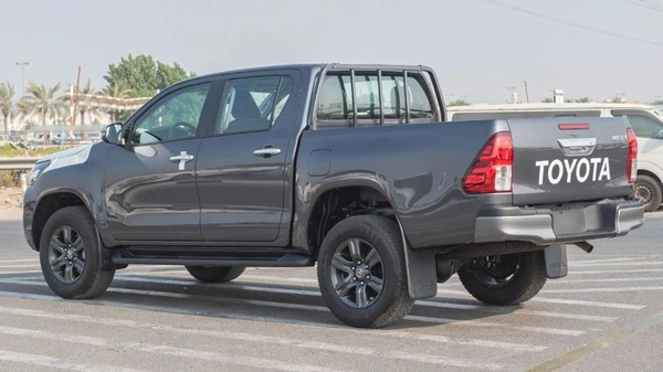 Toyota Hilux 2.4L AT DIESEL