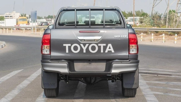 Toyota Hilux 2.4L AT DIESEL