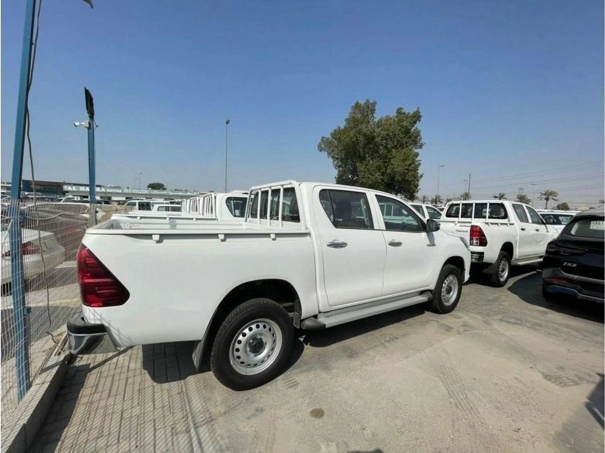 Toyota HILUX GL (SR5), 4dr Double Cab Utility, 2.7L 4cyl Petrol, Manual, Four Wheel Drive-5-5