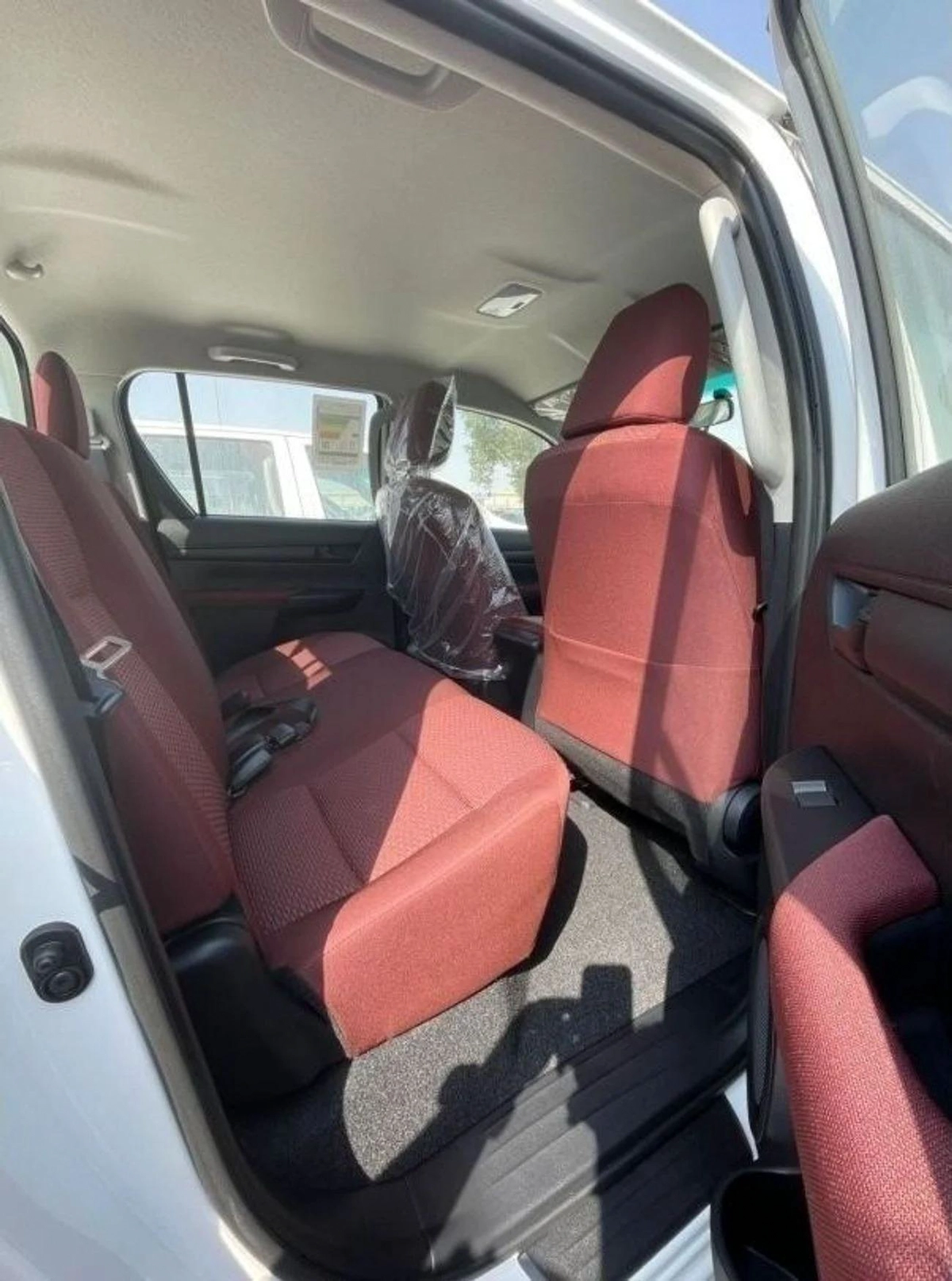 Toyota HILUX GL (SR5), 4dr Double Cab Utility, 2.7L 4cyl Petrol, Manual, Four Wheel Drive-3-3